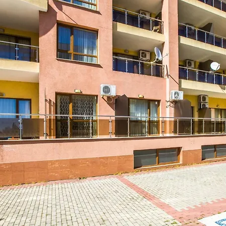 Апартаменты В Отеле Panorama Beach 4* Несебр דירה