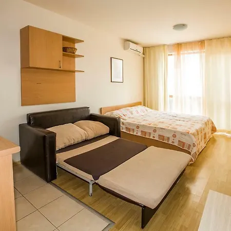 Апартаменты В Отеле Panorama Beach 4* Несебр דירה